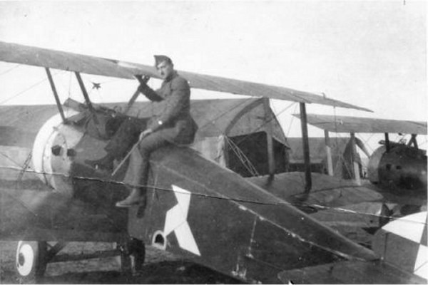 Belgian Sopwith Camel flown by Adj. Léon Cremers with n° 11 Squadron “Cocotte” marking.