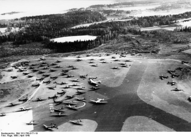 Junkers G 38, Junkers Ju 52, Junkers Ju 90, Junkers W 34, Heinkel He 111 on a captured airfield in Norway – April 1940. (Bundesarchiv, Bild 101I-760-0171-19 Ruge, Willi)