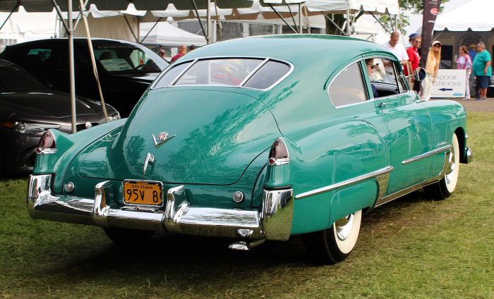 The twin rear fins of the 1948 Cadillac Series 62 was directly inspired by the P-38. Other cars also borrowed features from the P-38 too. Image by Kevauto CC BY-SA 4.0.